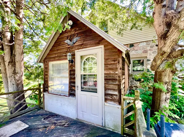 1204 NE Mullett Lake Rd, Indian River, MI 49749