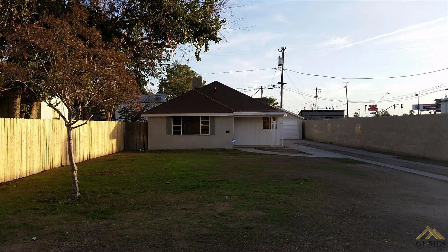 107 E Moneta Ave photo 1