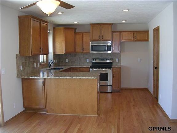 3rd image of 1307 Troy St