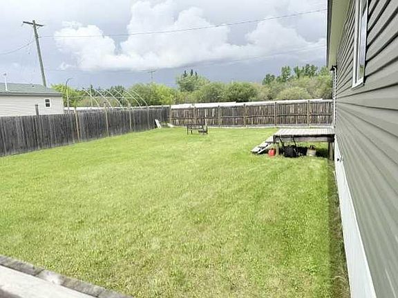 4th image of 4920 52nd Ave