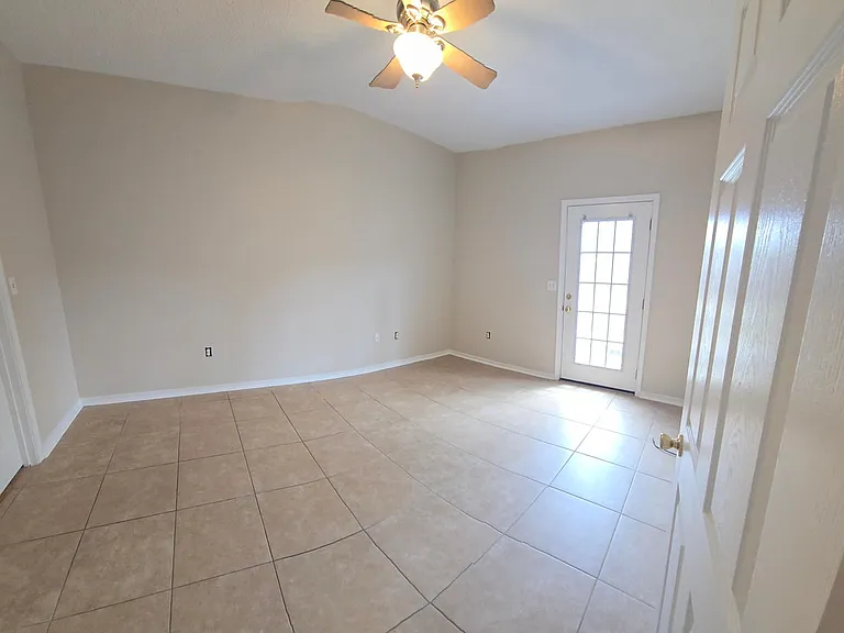 204 Ann Cir #C — Photo 10