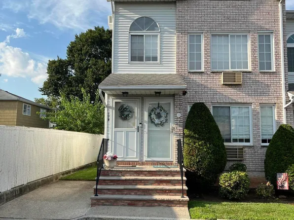 17 Yafa Ct #A, Staten Island, NY 10314