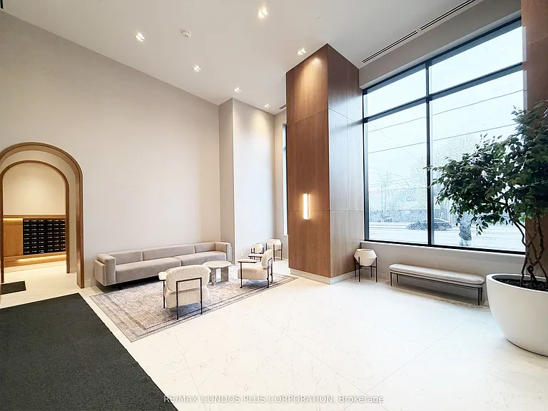 1185 Dupont St #1019 — Photo 23