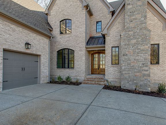 2nd image of 1035 Battery Ln