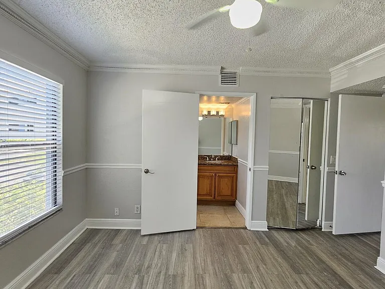 1453 Lake Crystal Dr #D — Photo 11