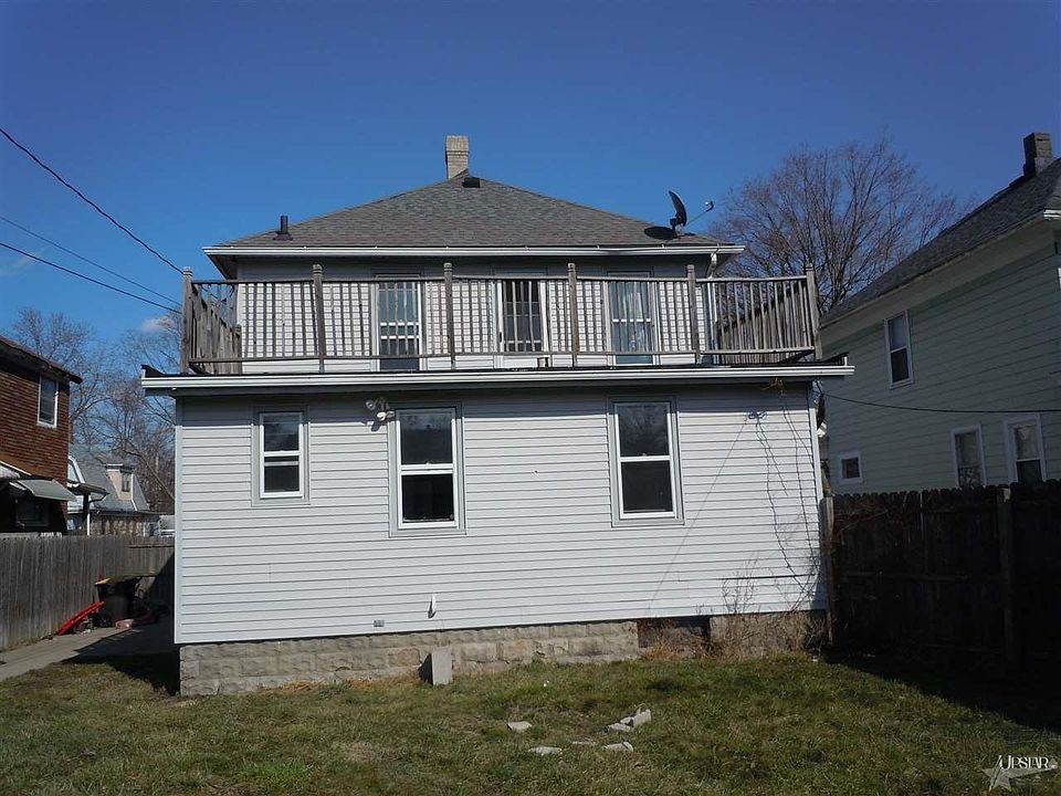 2nd image of 2030 Nelson St