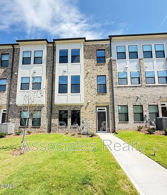 3 bed, 4.0 bath, $2,895 — Photo 1