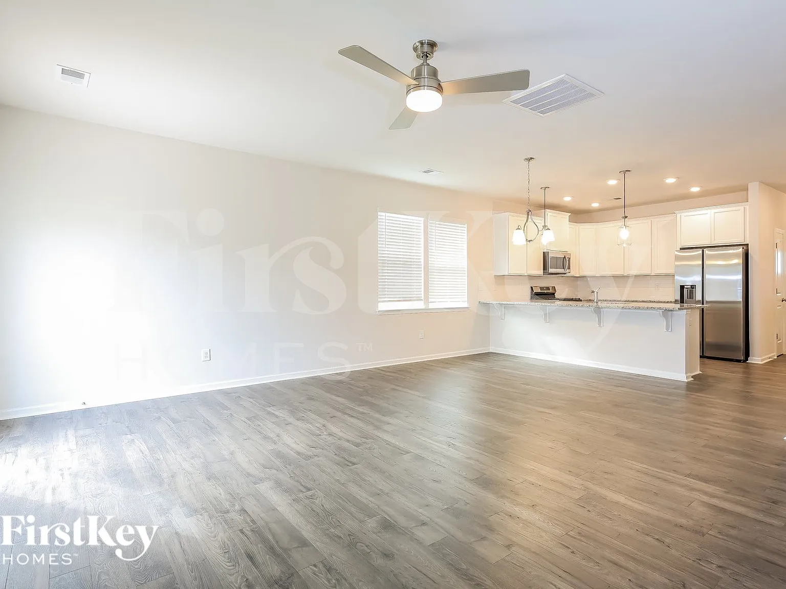 4 bed, 3.0 bath, 2025 sqft, $2,055 — Photo 4