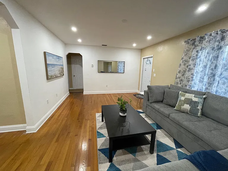 155 SW 33rd Ave — Photo 16