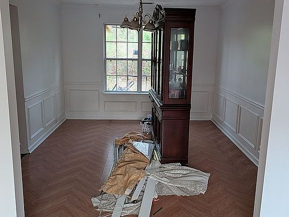 4th image of 1401 Windmoor Ct NW