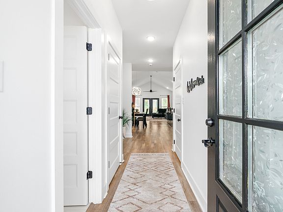 4th image of 124 Bonnell Dr