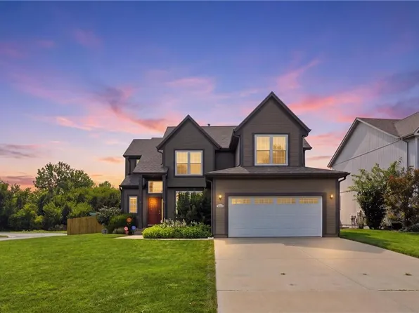 15462 S Hillside St, Olathe, KS 66062