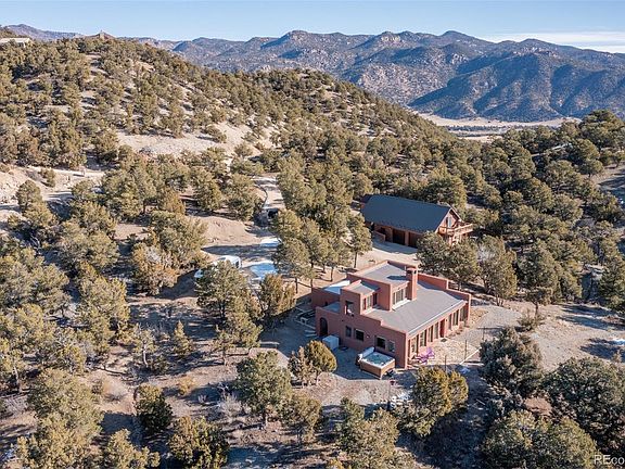 4th image of 601 Trail Ridge Road