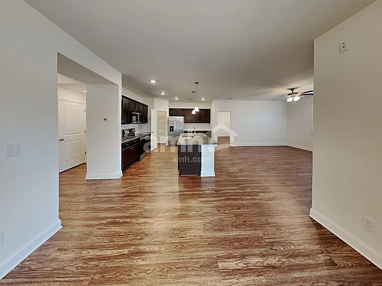7076 Creeksong Dr — Photo 5