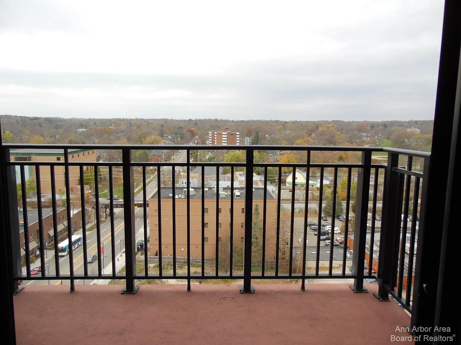 2 bed, 2.0 bath, 1241 sqft, $4,000 — Photo 2