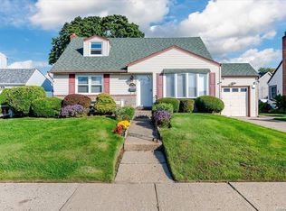 2747 Rowehl Dr, East Meadow, NY 11554