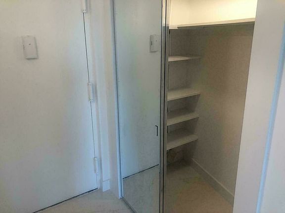 3rd image of 2540 Shore Blvd Ph 18B