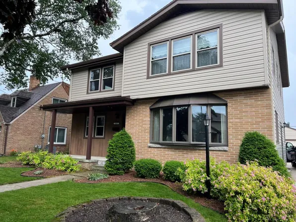 1817 Maple STREET, Manitowoc, WI 54220