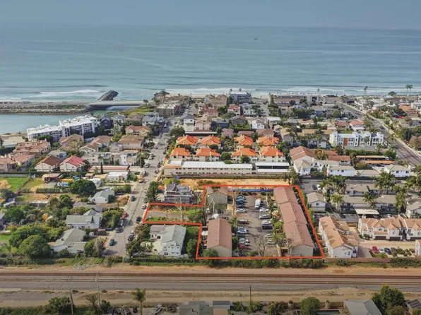 350-370 Chinquapin Ave, Carlsbad, CA 92008