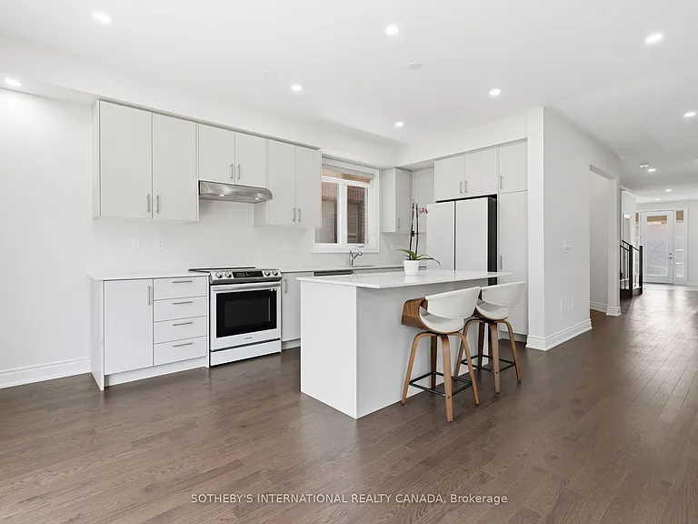 32 Bermondsey Way — Photo 9