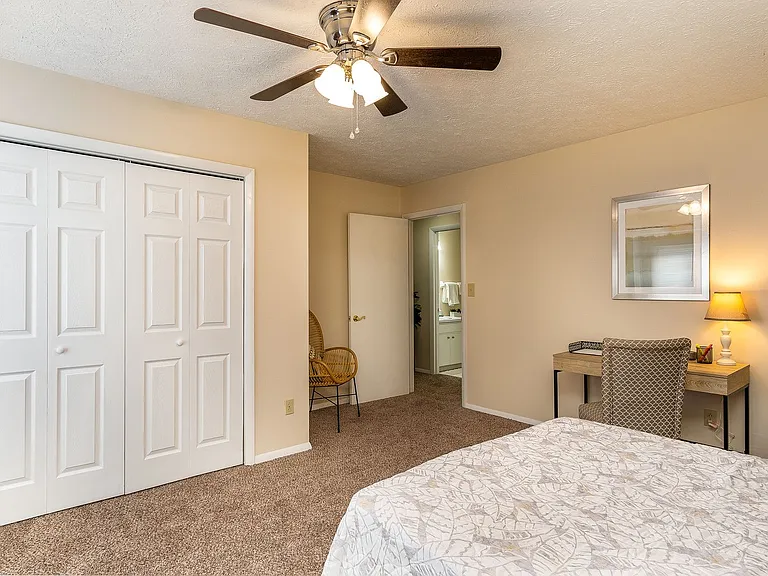 1500 Seminole Dr — Photo 13