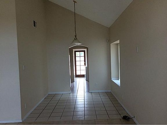4th image of 520 Valle Negro Dr