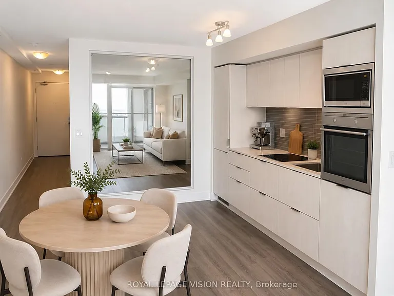 318 Richmond St W #613 — Photo 3