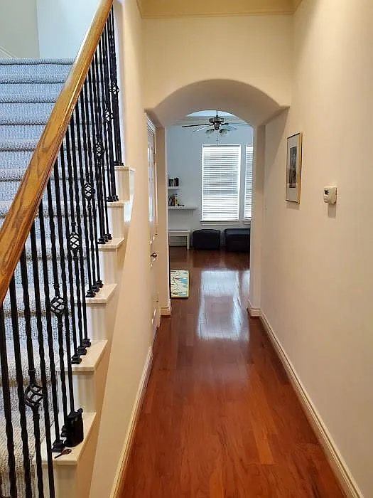 3 bed, 2.5 bath, 1833 sqft, $2,850 — Photo 2