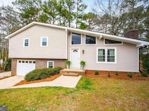 105 Shannon Dr, Carrollton, GA 30117