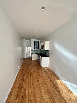 Rented by Max Apt LLC | media 45