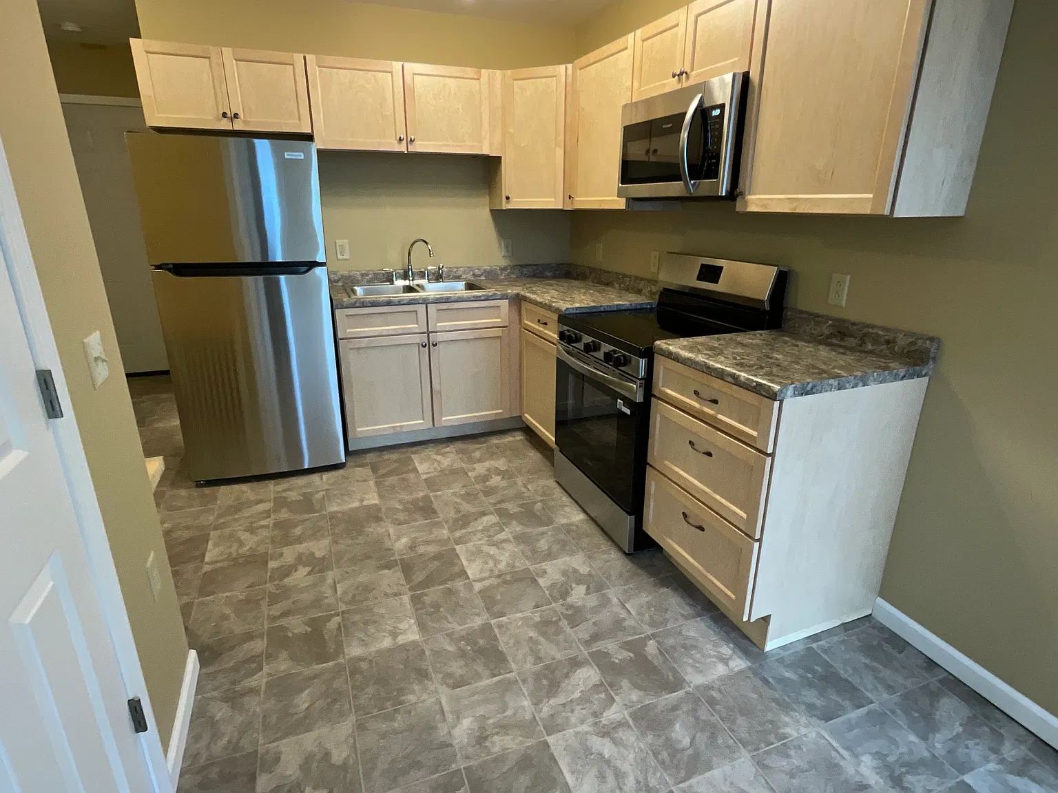 1 bed, $1,325 — Photo 4