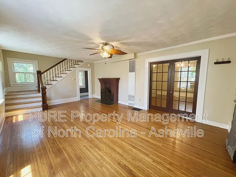 109 Forest Hill Dr — Photo 2