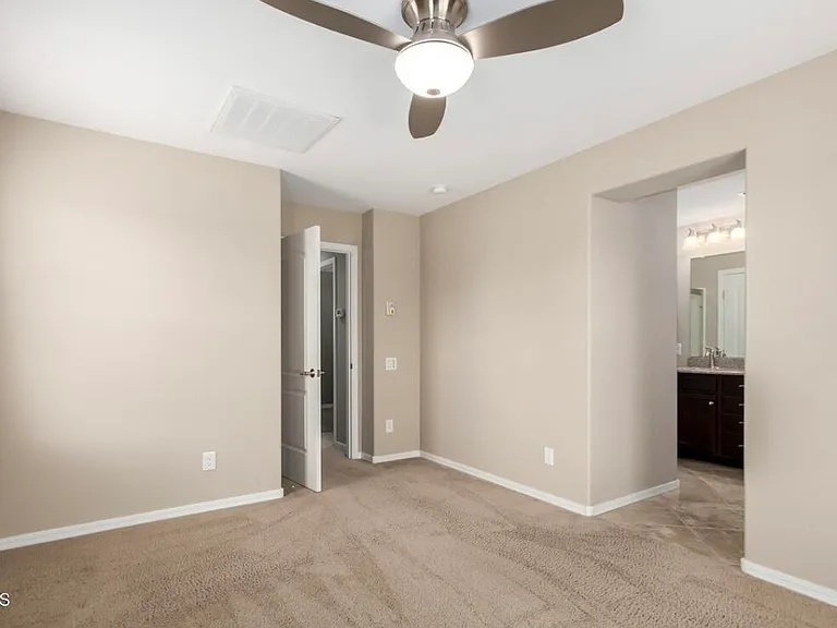 3660 E Zachary Dr — Photo 7