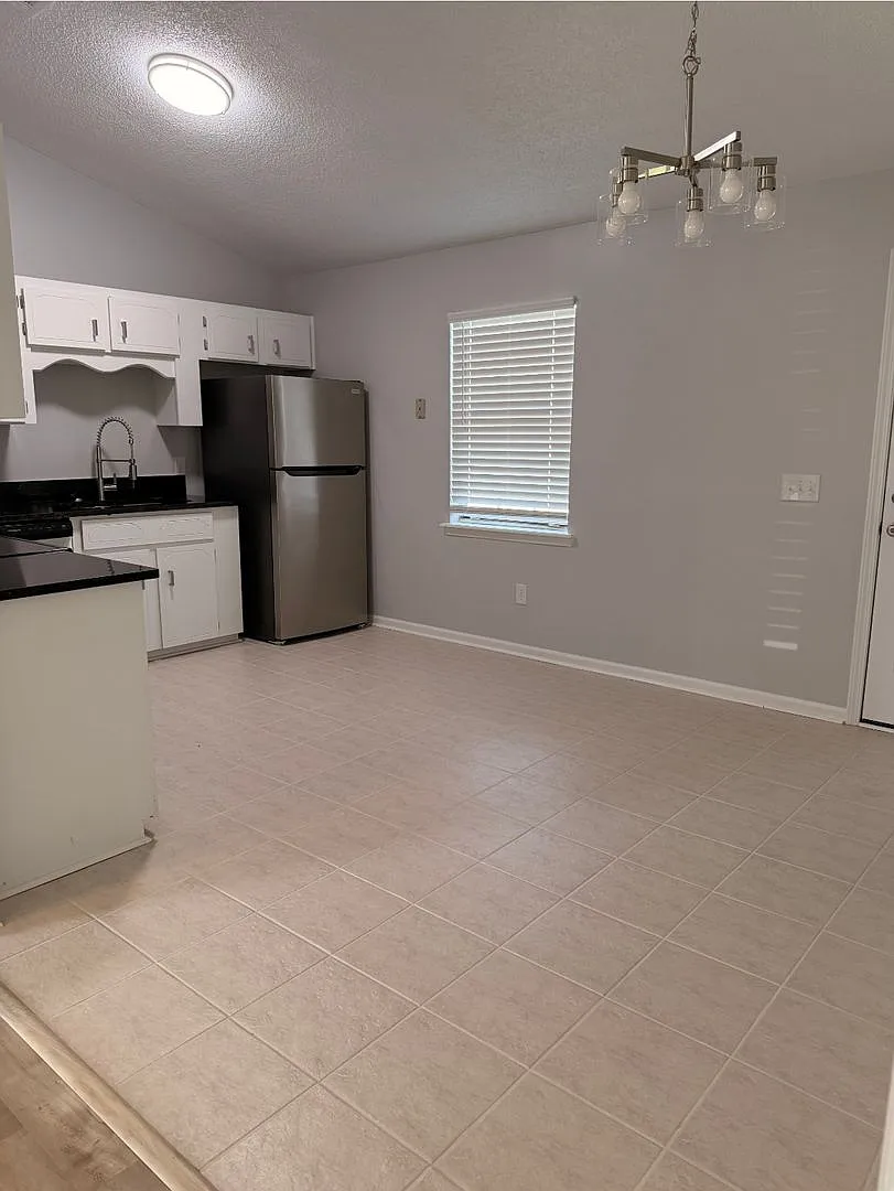 For Rent — Photo 4