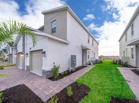 1135 Challenge Dr, Davenport, FL