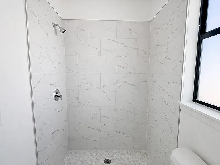 828 Holmes Ave — Photo 5