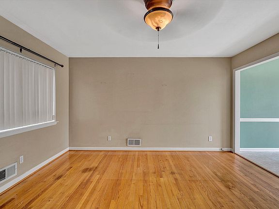 5th image of 382 Koogler Dr NW