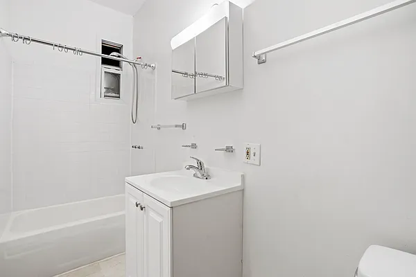 Rented by Douglas Elliman | media 15