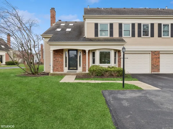 2557 E Hunter Dr, Arlington Heights, IL 60004