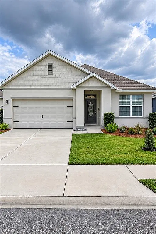 3 bed, 2.0 bath, 1697 sqft, $2,300 — Photo 1