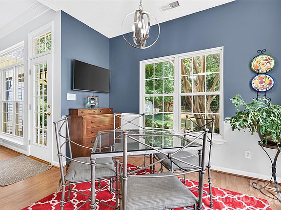 4th image of 251 Sweet Martha Dr