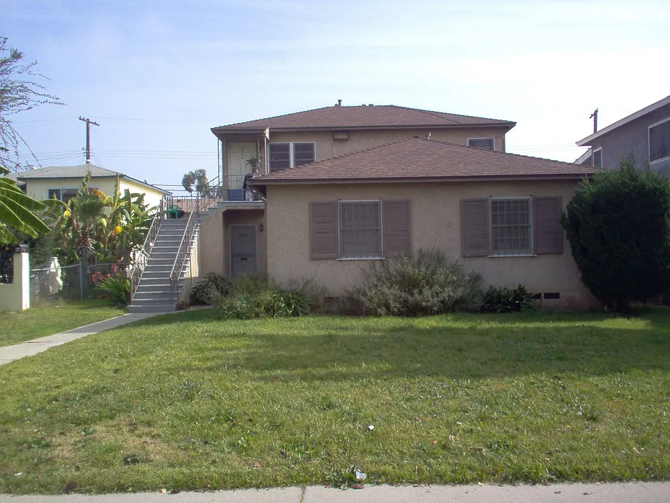 Nice front landscaping