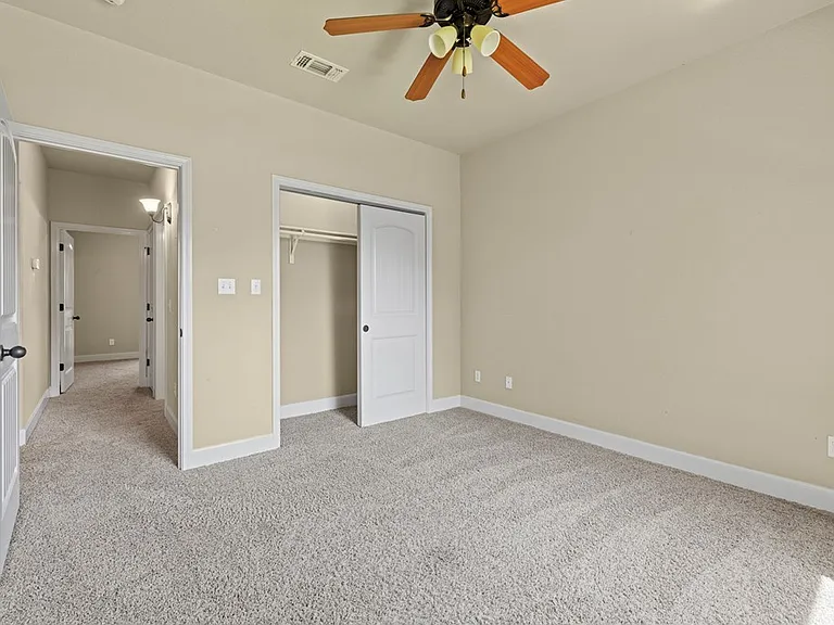 713 Englemann Oak Dr — Photo 13