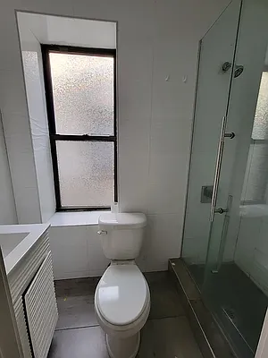 Rented by EXR | media 10