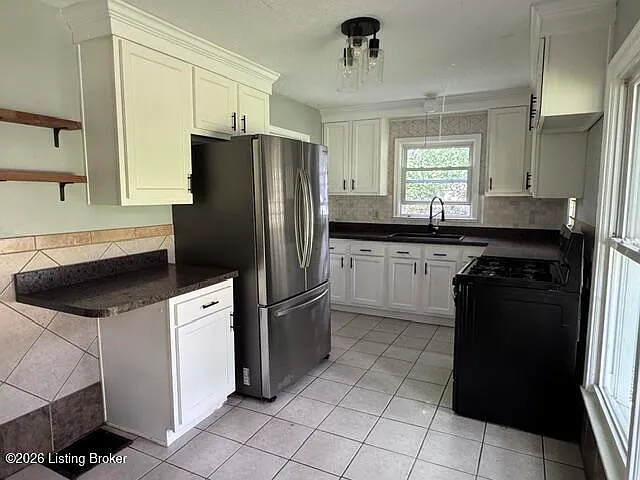 735 Colorado Ave — Photo 3