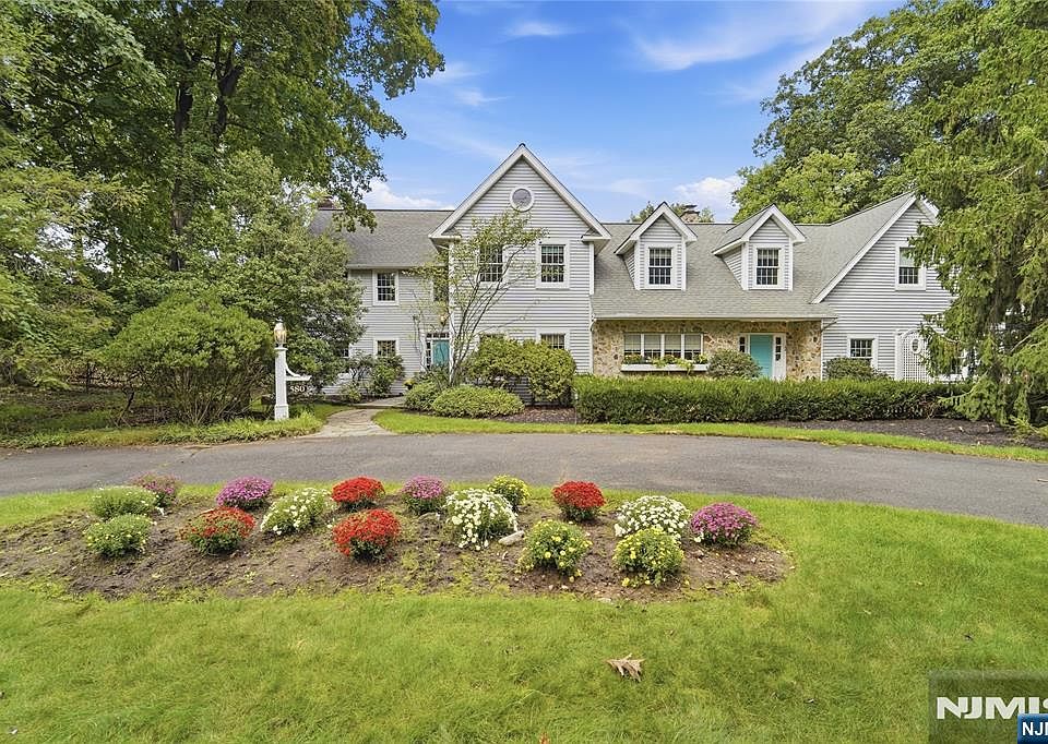 1st image of 580 Brookside Avenue