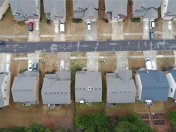 4th image of 610 Summerstone Ln