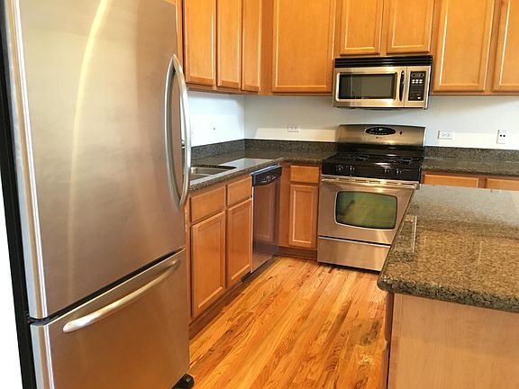 3rd image of 1844 S Michigan Ave Unit 203