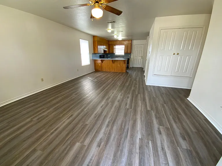 103 Valley Cir #B — Photo 6