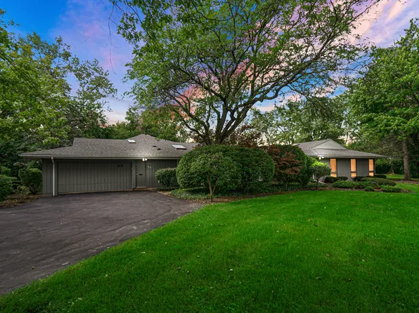 68 Graymoor Ln, Olympia Fields, IL 60461